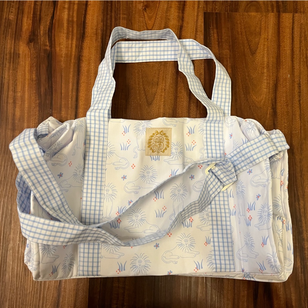 Like New TBBC Lion Around Baby Overnight Duffle Bag